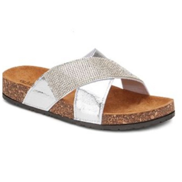 Olivia Miller Shoes - 🆕Miller Status Embellished Sandal